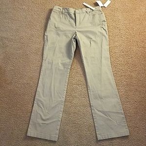 NWT GLORIA VANDERBILT SLIMMING PANTS SIZE 8.